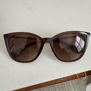 Elegant Brown Sunglasses